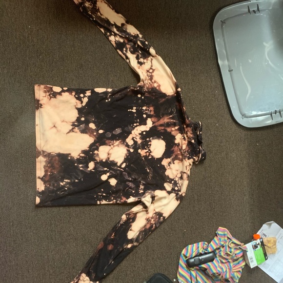 Bleached TurtleNeck one of one - Picture 5 of 6